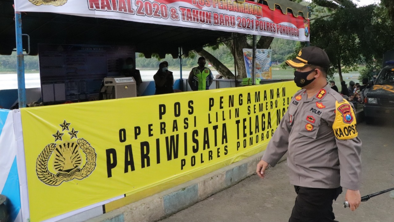 Kapolres Melakukan Pengecekan Pos Pengamanan Hari Raya Natal dan Tahun Baru