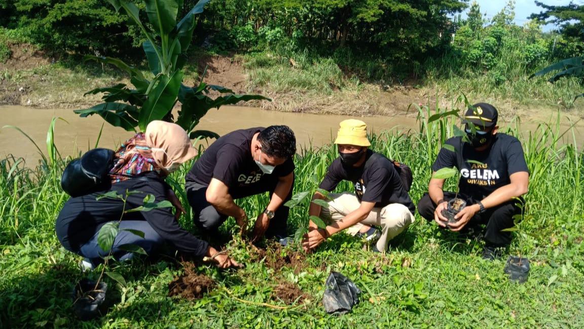 PWI Ponorogo Peringati HPN Dengan Penghijauan di Desa Bareng
