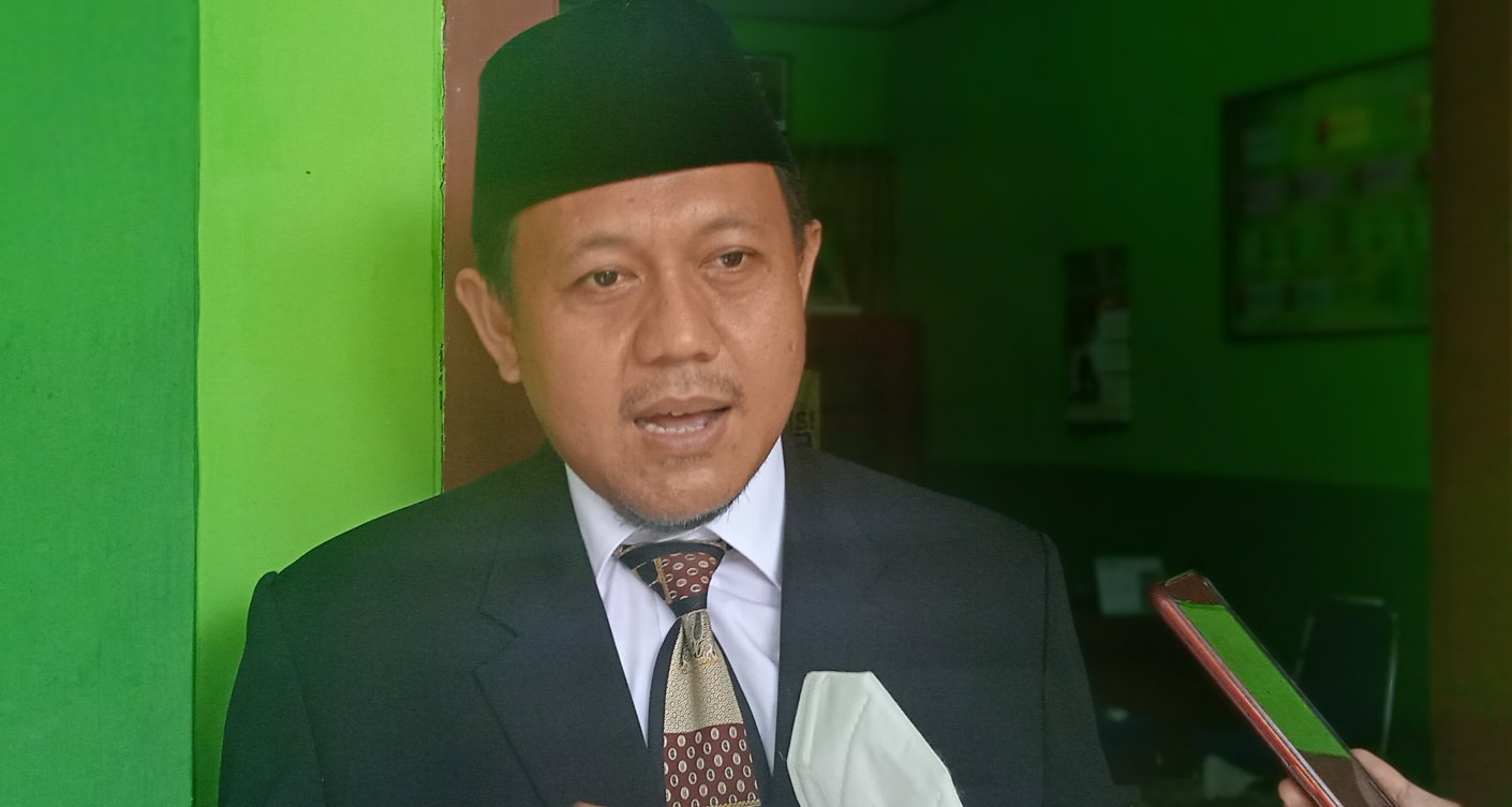 Rukyat Hilal, Kang Giri dan Kepala Kemenag Intip Hilal di Langit Ponorogo