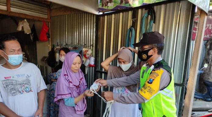 Jelang Idul Fitri, Polsek Slahung Tingkatkan Edukasi Protokol Kesehatan Polres Ponorogo