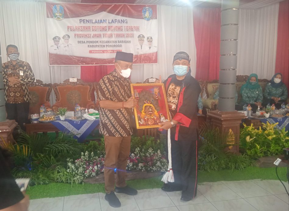 Lomba Gotong Royong, Kang Giri dan Tim Penilai Jatim Kunjungi Desa Pondok