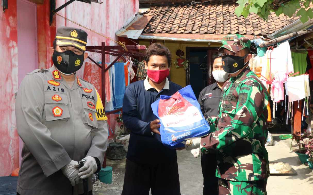 Dandim dan Kapolres Ponorogo Lepas Bantuan 1.000 Paket Sembako