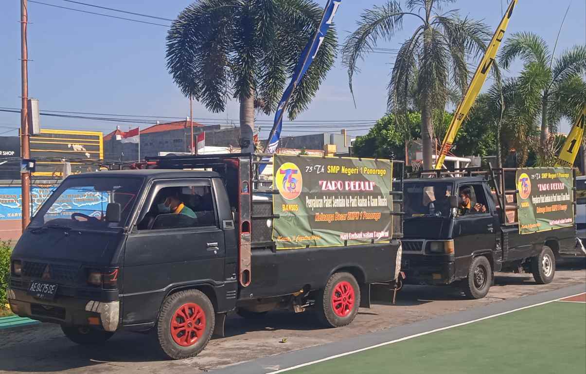 Peringati HUT, SMPN 1 Ponorogo Gelar Baksos dan Launching Kelas Internasional