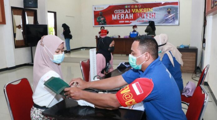Vaksinasi Covid-19 Goes to Campus di Ponorogo Kampus Ponorogo