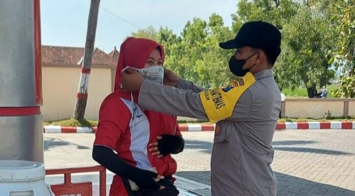 Edukasi Disiplin Prokes Terus Dilakukan Polsek Sukorejo Edukasi Prokes