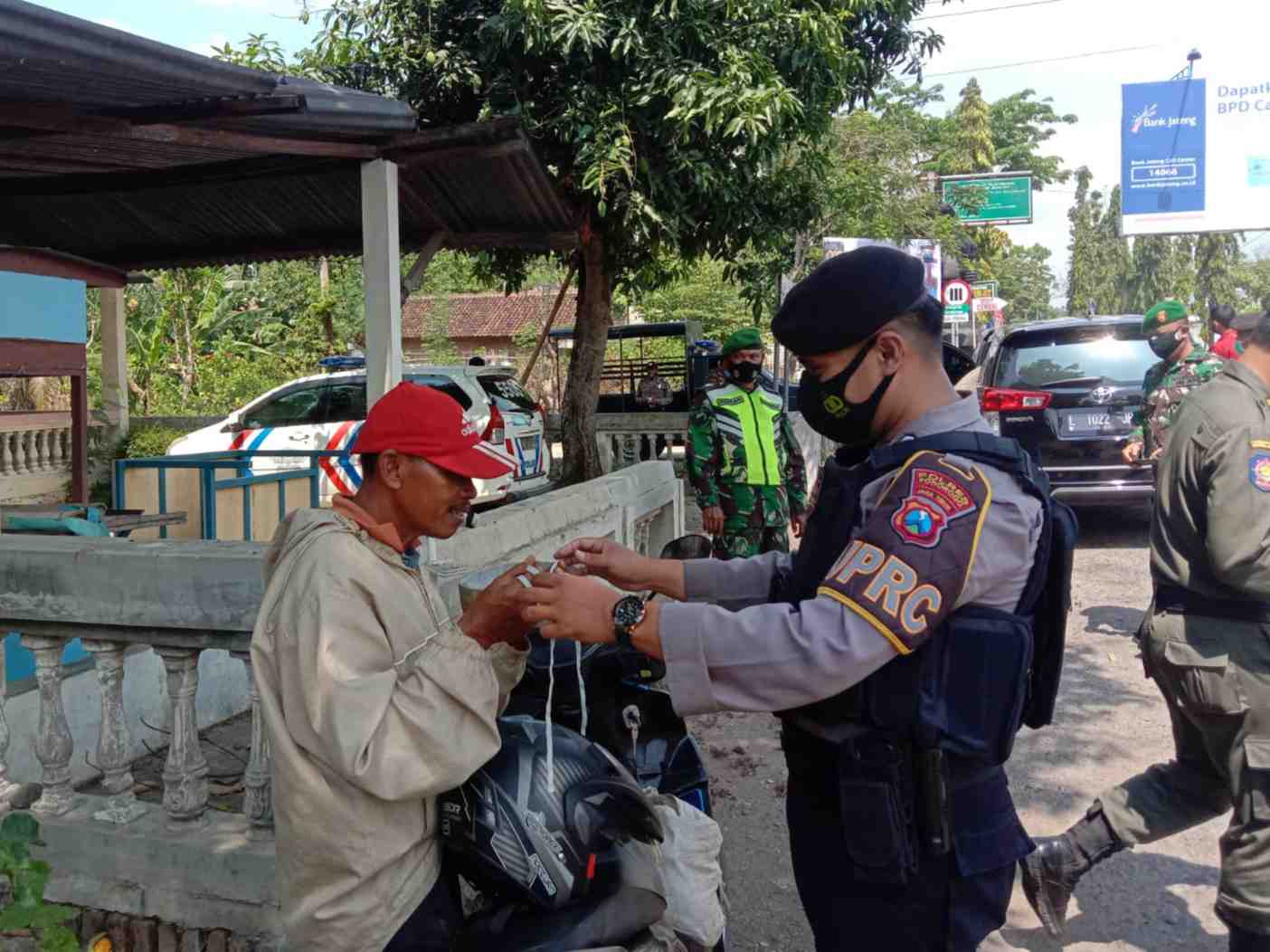 Sat Samapta Blusukan ke Pasar, Himbau Masyarakat Untuk Disiplin Prokes