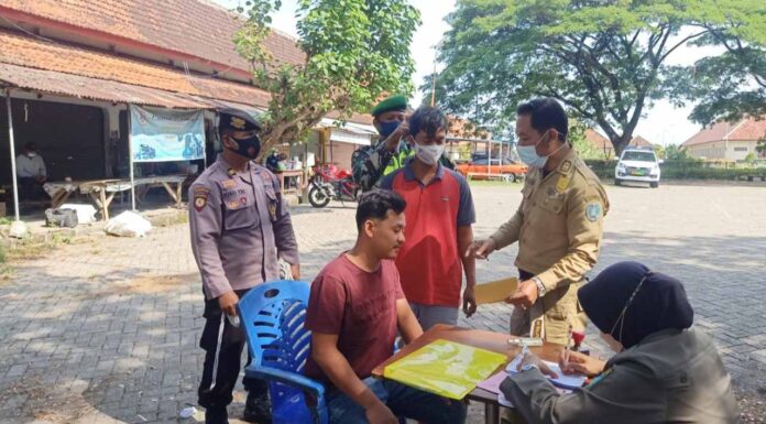 Harapkan Efek Jera, Petugas Tindak Tegas Pelanggar Prokes ponorogo