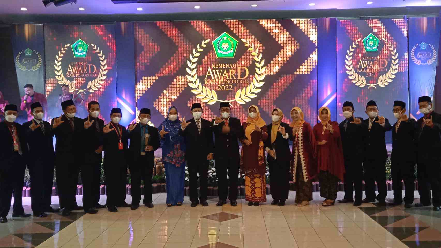 Kang Bupati Ponorogo Serahkan Anugerah Kemenag Award