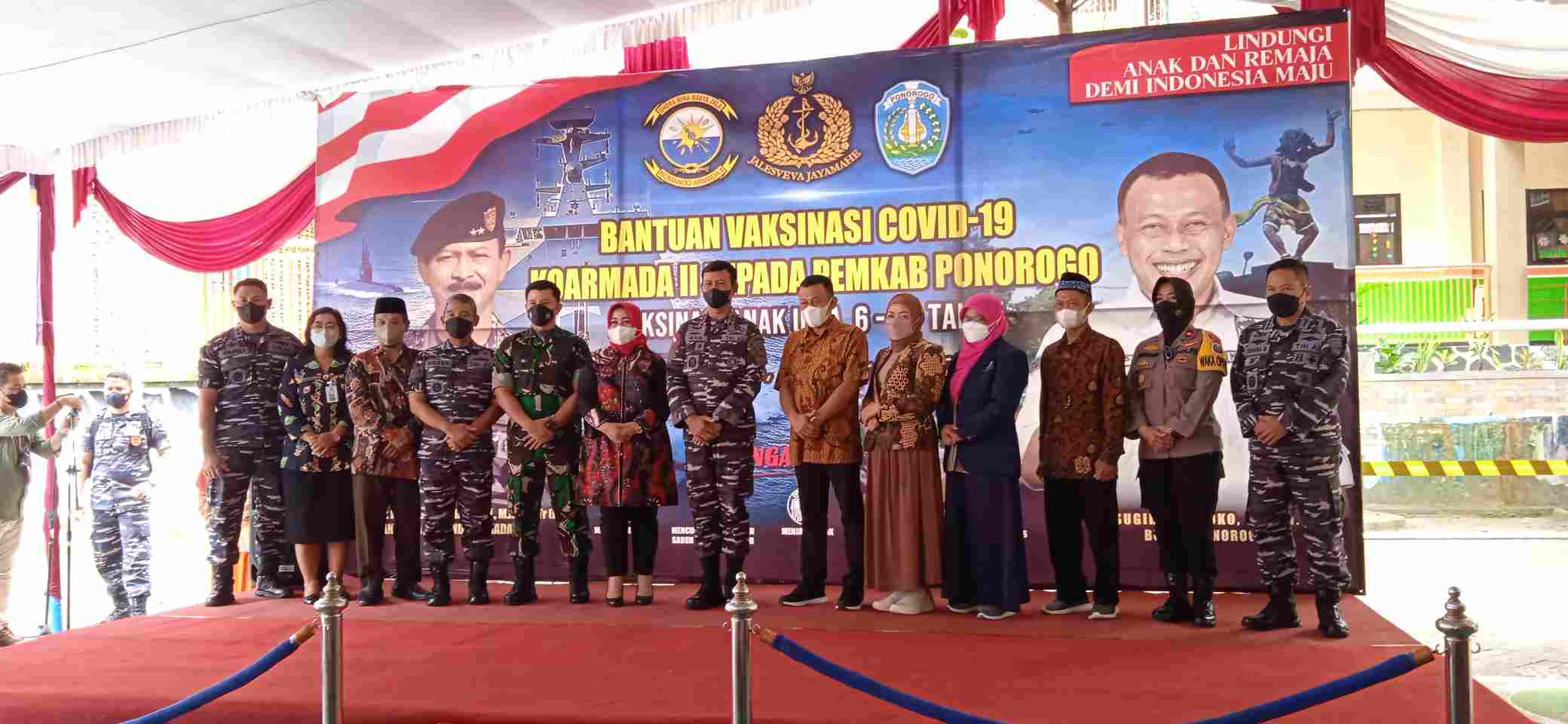 Panglima Koarmada II Pantau Pelaksanaan Vaksinasi Pelajar