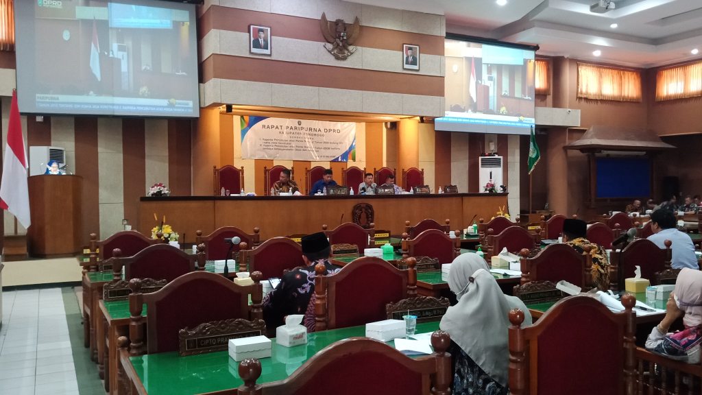 DPRD Ponorogo Gelar Rapat Paripurna, Pandangan Umum Fraksi Pada 2 Raperda