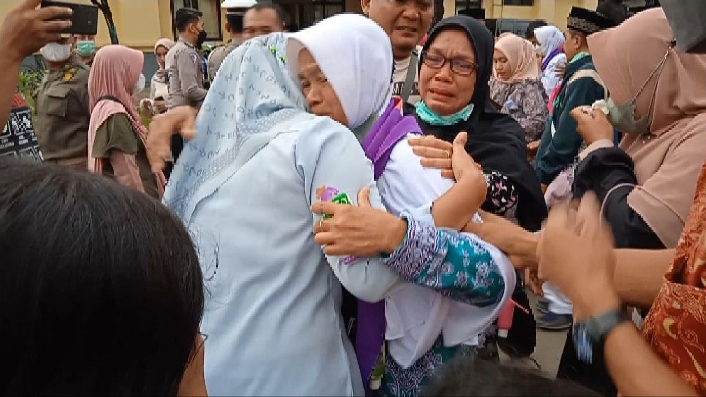 Kang Bupati Sugiri Lepas Keberangkatan 194 Calon Jemaah Haji