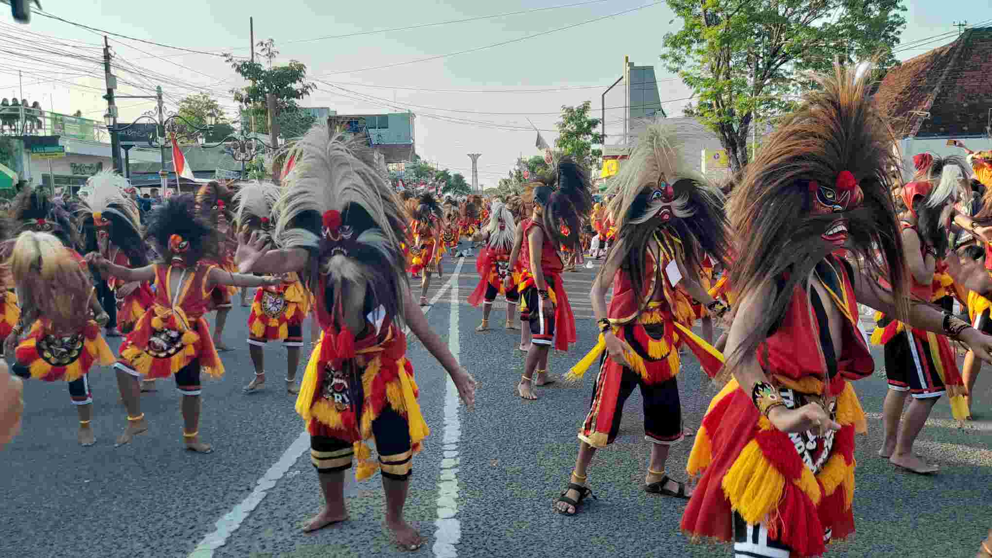 Ribuan Penari Ganong dan Sufi Ponorogo Pecahkan Rekor MURI