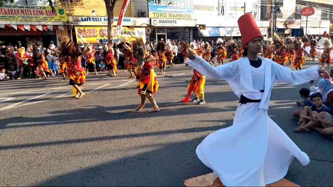 Ribuan Penari Ganong dan Sufi Ponorogo Pecahkan Rekor MURI